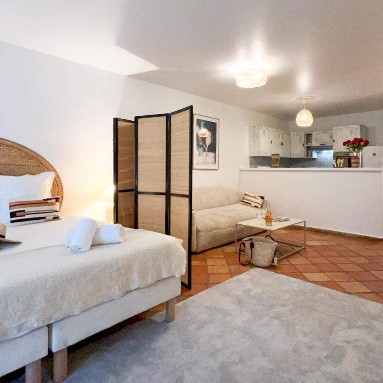 Place des Lices - NK - Two-Bedroom Apartment - 12