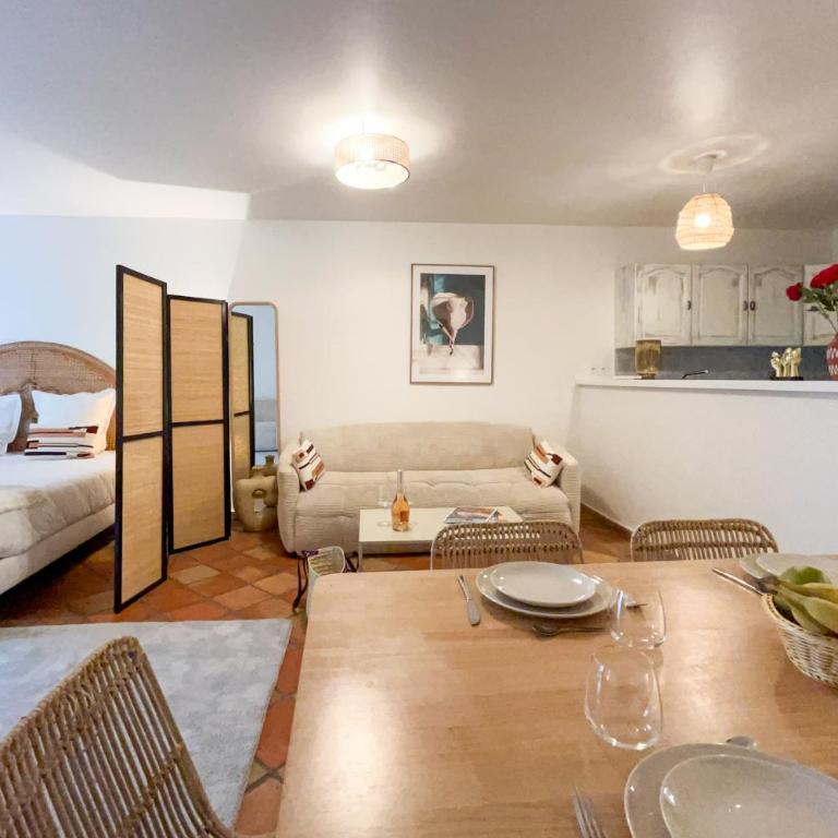 Place des Lices - NK - Two-Bedroom Apartment - 14