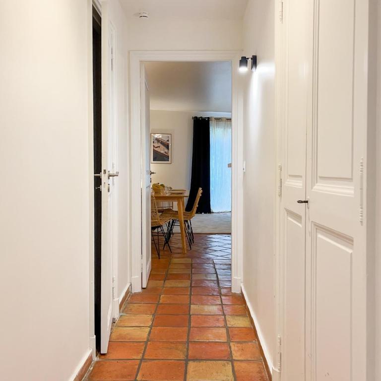 Place des Lices - NK - Two-Bedroom Apartment - 26