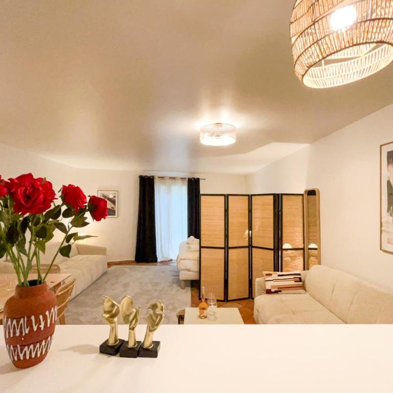 Place des Lices - NK - Two-Bedroom Apartment - 16