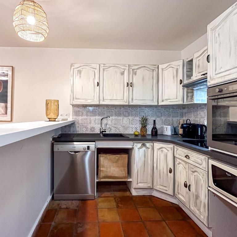 Place des Lices - NK - Two-Bedroom Apartment - 32