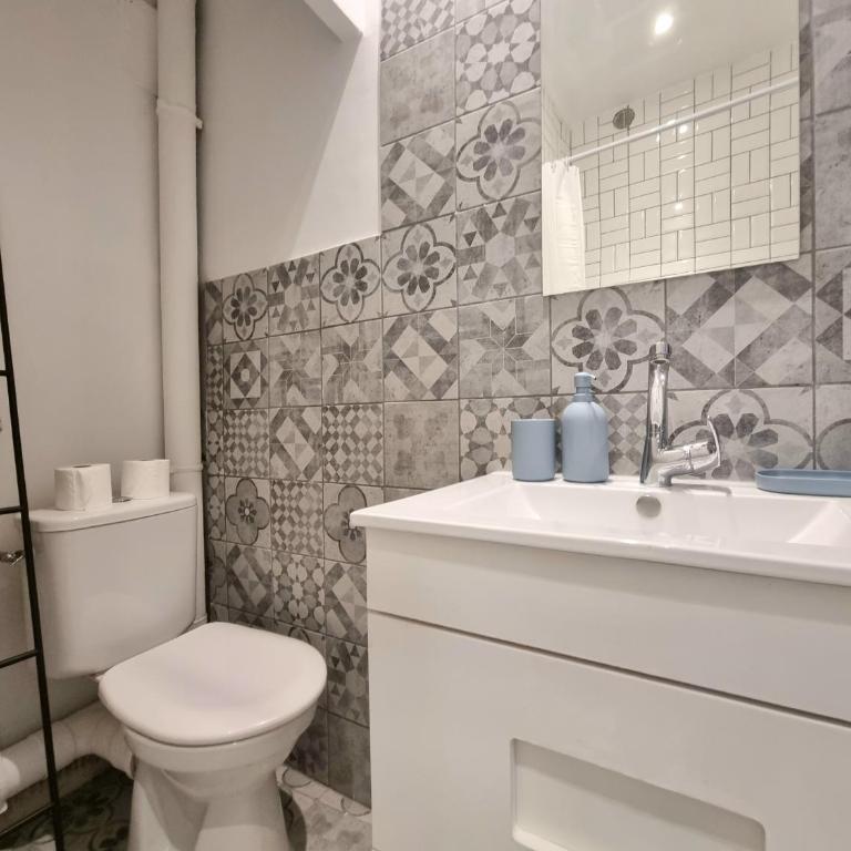 Renovated 2-room apartment in historic center - Standard Apartment mit 1 Schlafzimmer - 6