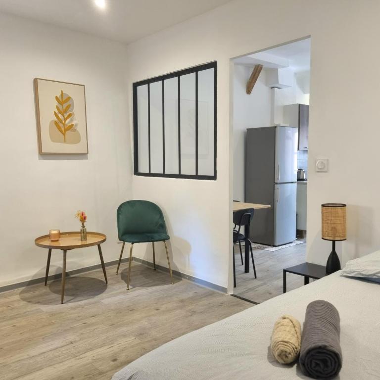 Renovated 2-room apartment in historic center - Standard Apartment mit 1 Schlafzimmer - 10