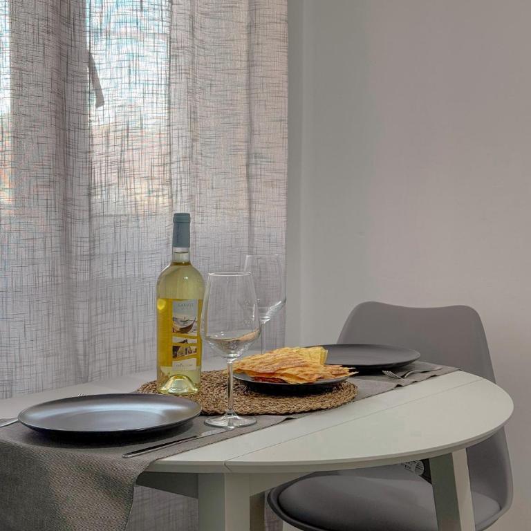 Stintino Center - Wi-Fi & Private Parking by Host Hero - Appartamento - 21