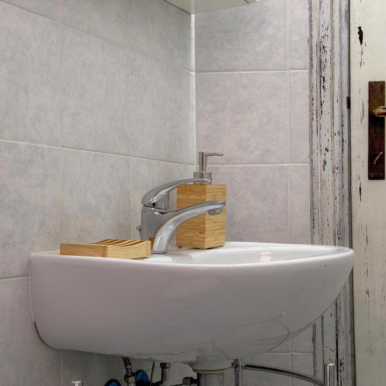 Stintino Center - Wi-Fi & Private Parking by Host Hero - Appartamento - 31