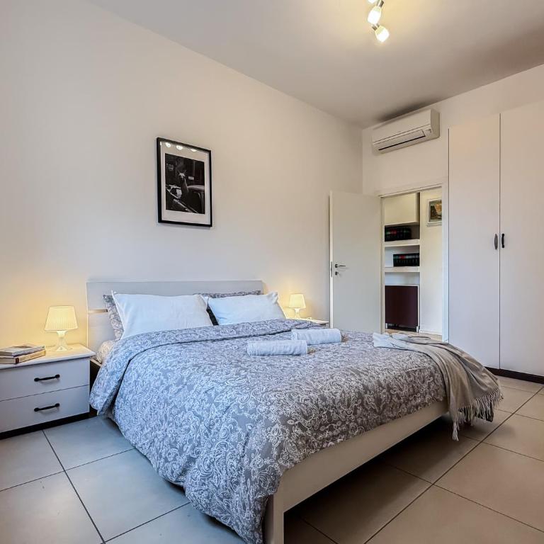 Bologna Chic Ristori BLQ - Fiera - Appartamento con 2 Camere da Letto - 24