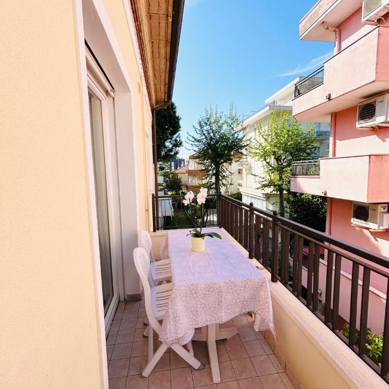 Appartamenti Bixio Leisure- Flexrent Immobiliare Abissinia - Two-Bedroom Apartment - 20