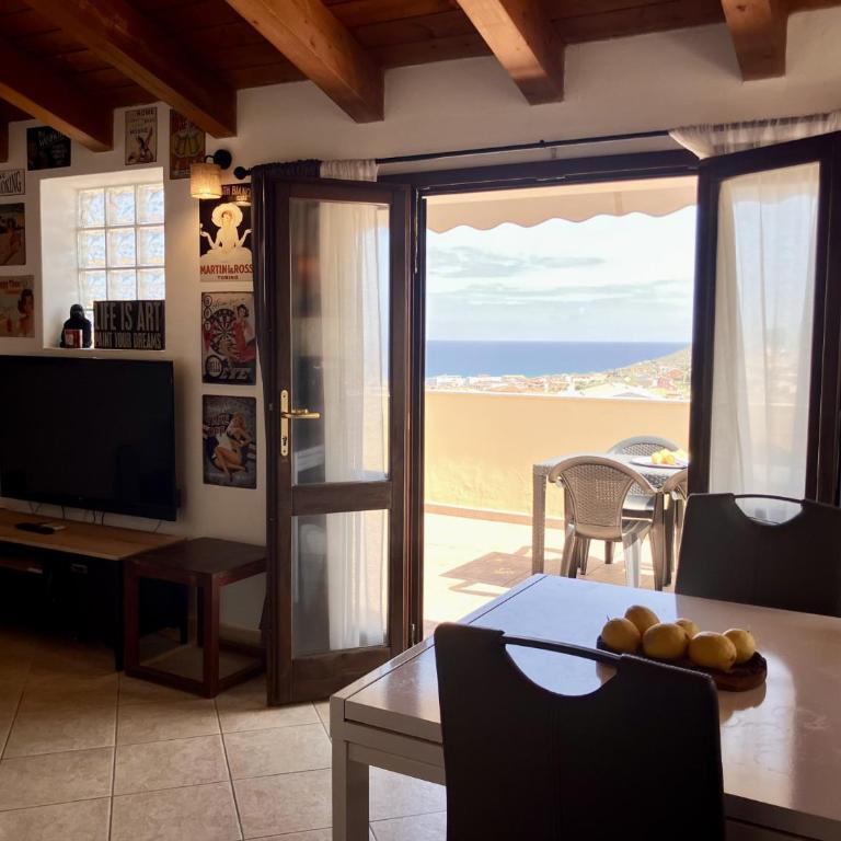 Attico con ampio terrazzo e vista mozzafiato vicino il mare - Appartamento - 6
