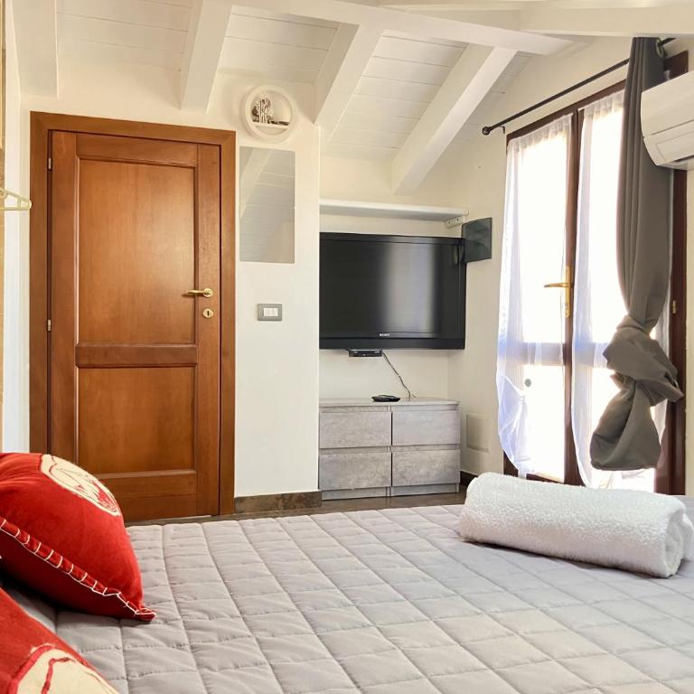 Attico con ampio terrazzo e vista mozzafiato vicino il mare - Appartamento - 19