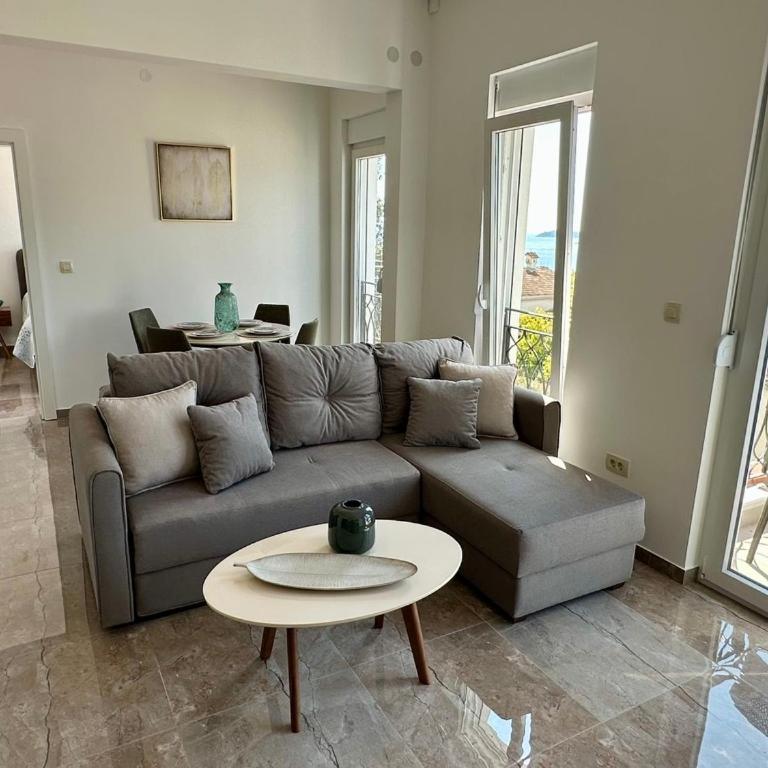 Casa M- Penthouse 1-Bedroom Apartment with Panoramic Sea View & 2 Balconies - One-Bedroom Apartment - 2