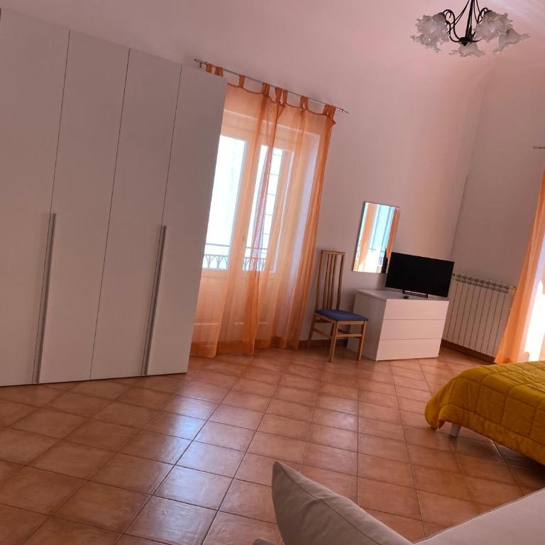 Casa arancio - Appartamento Superior con 1 Camera da Letto e Balcone - 6