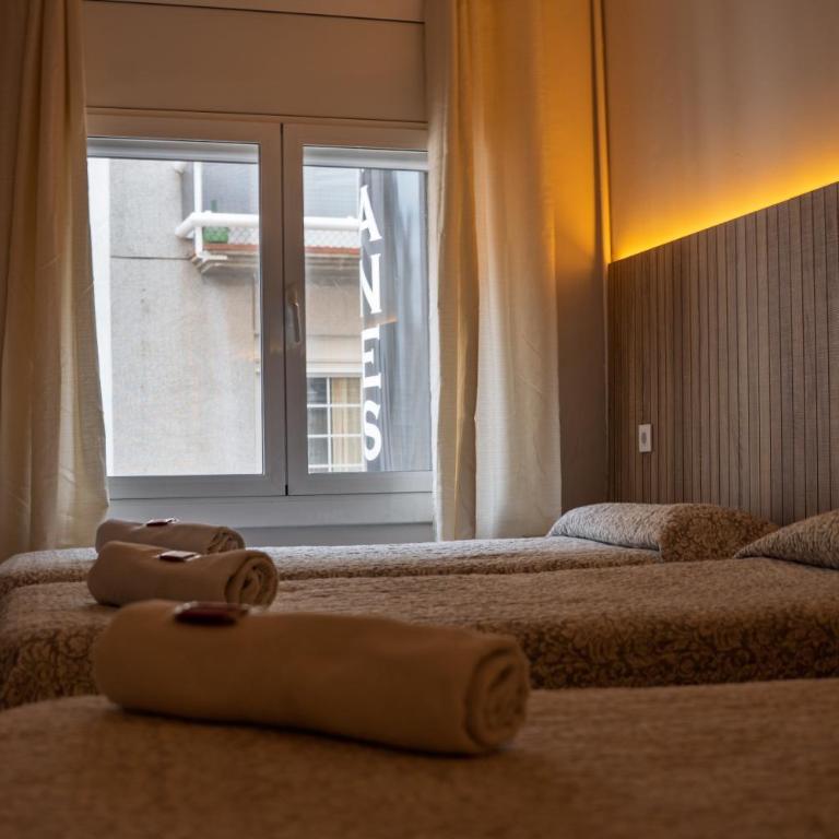 Can Setmanes by CozyCatalonia - Hostal Central Blanes - Habitación Triple Superior - 1