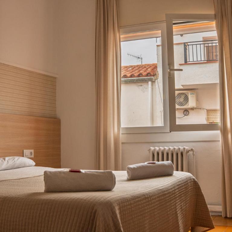 Can Setmanes by CozyCatalonia - Hostal Central Blanes - Habitación Doble Superior - 5