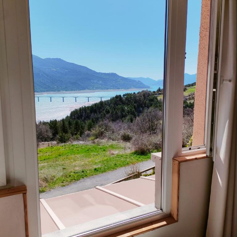 Le Cosy du Plongeoir - T2 neuf avec vue sur le lac de Serre Ponçon et grande terrasse avec jardin - Appartement 1 Chambre - 11