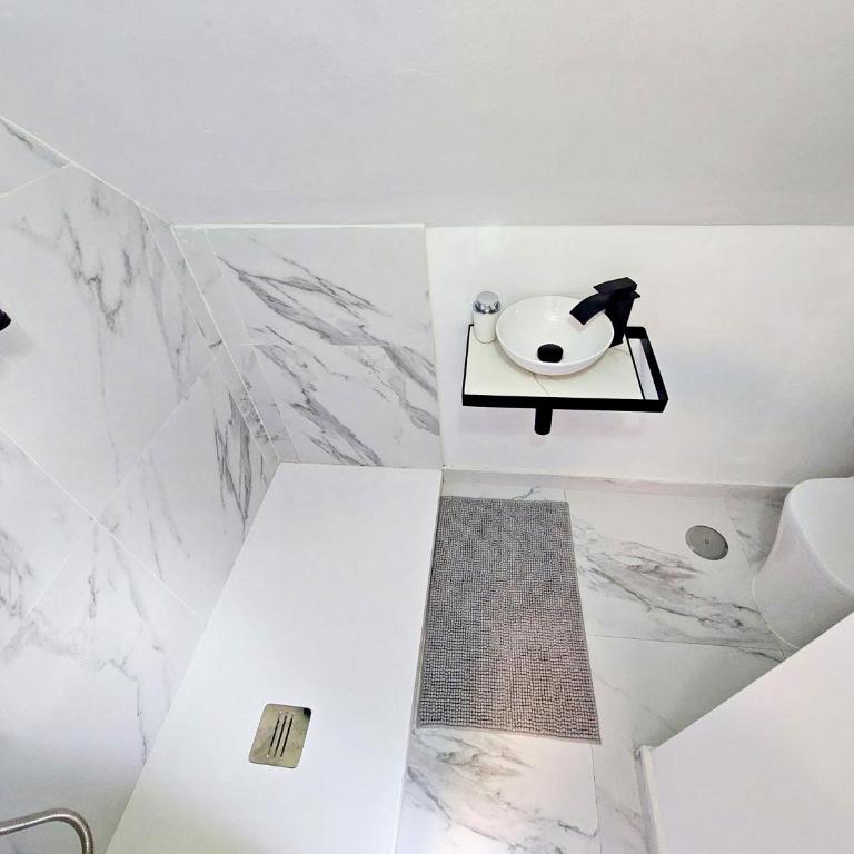 Casa El Viso - Single Room with Private Bathroom - 5