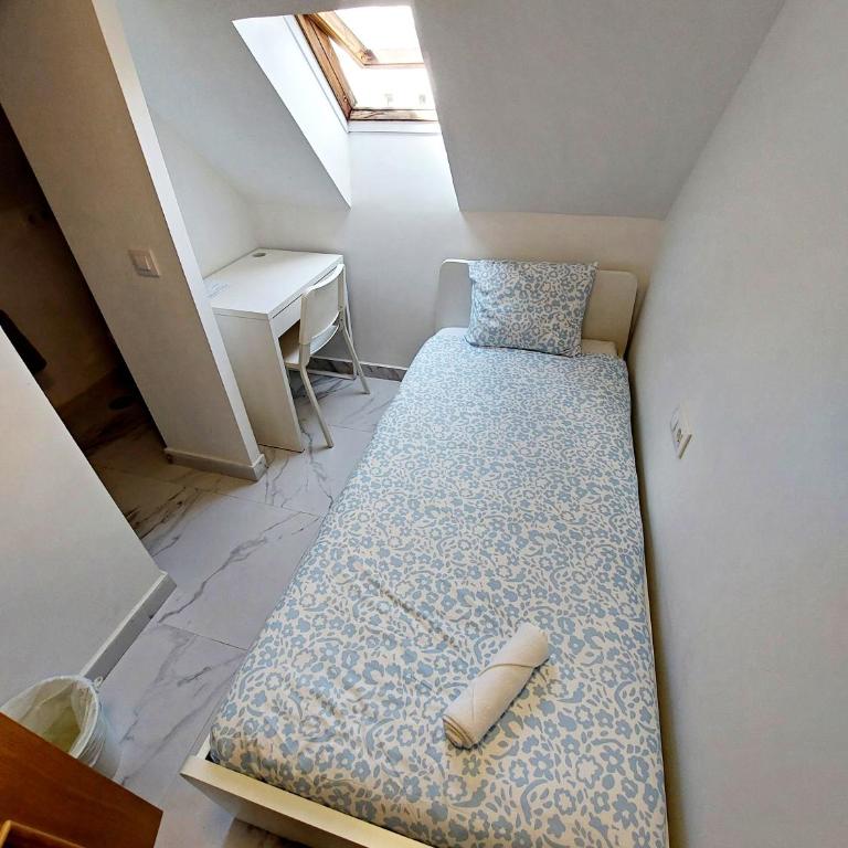 Casa El Viso - Single Room with Private Bathroom - 3