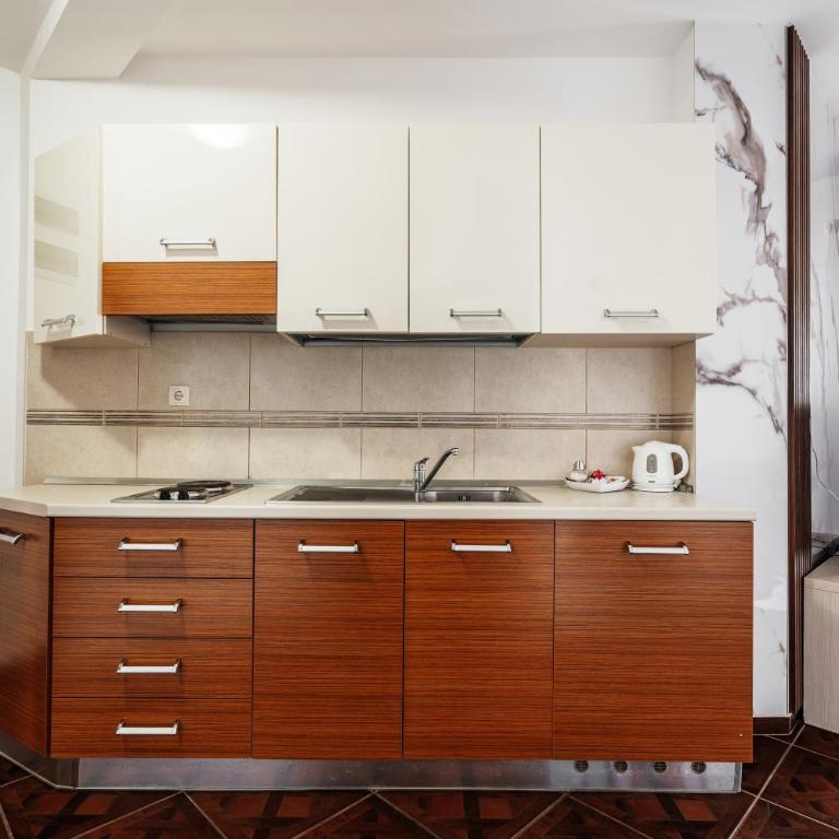 Apartments Radević - One-Bedroom Apartment with Sea View - 3