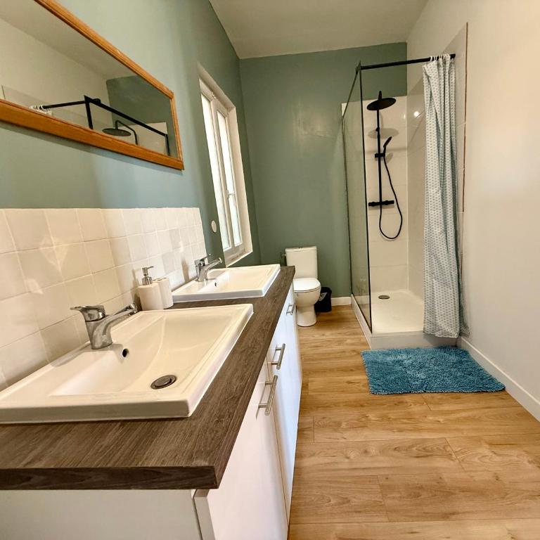 Authentic neighborhood! Central - Two-Bedroom Apartment - 7