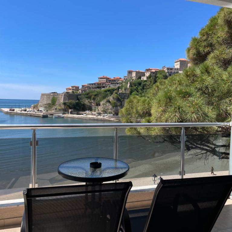 Vue Mer - Dvokrevetna Soba sa Bračnim Krevetom i Pogledom na More - 1