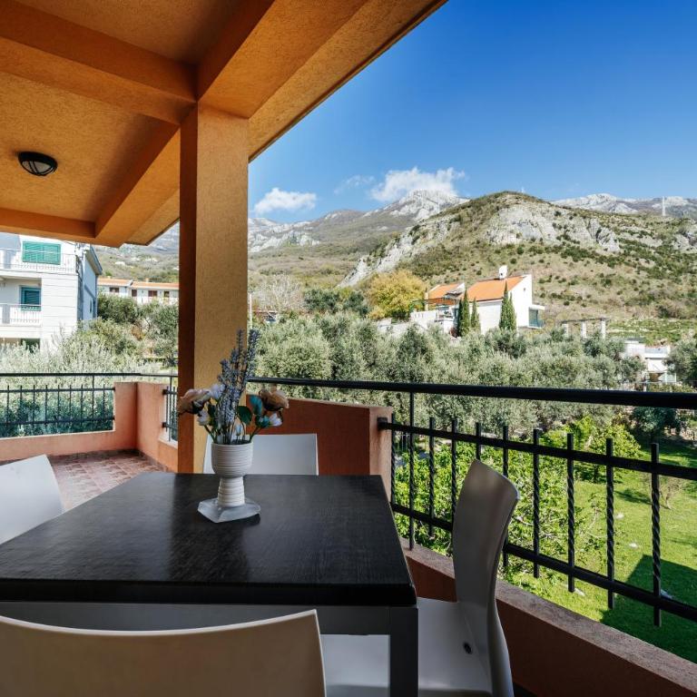 Apartments Radević - One-Bedroom Apartment with Garden View - 7