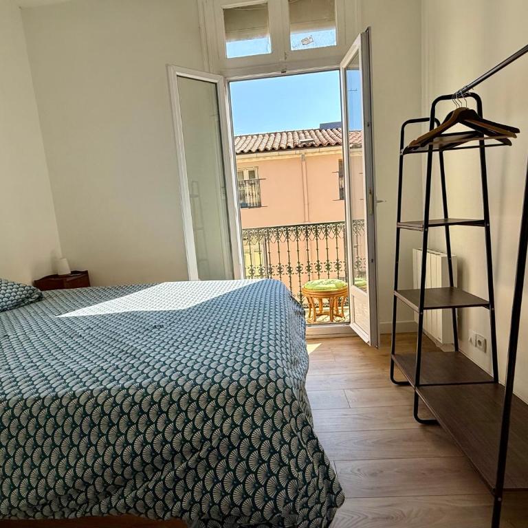 Authentic neighborhood! Central - Two-Bedroom Apartment - 10