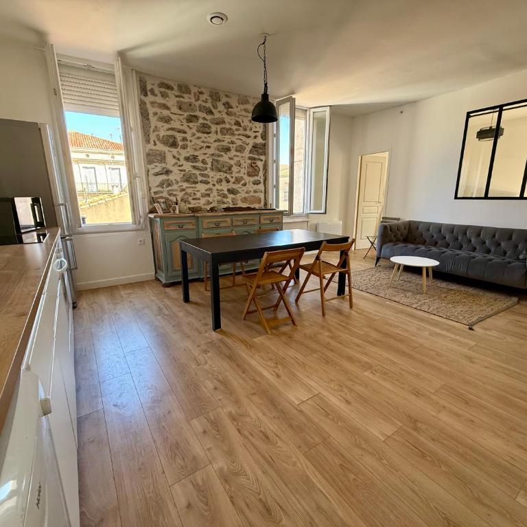 Authentic neighborhood! Central - Two-Bedroom Apartment - 11