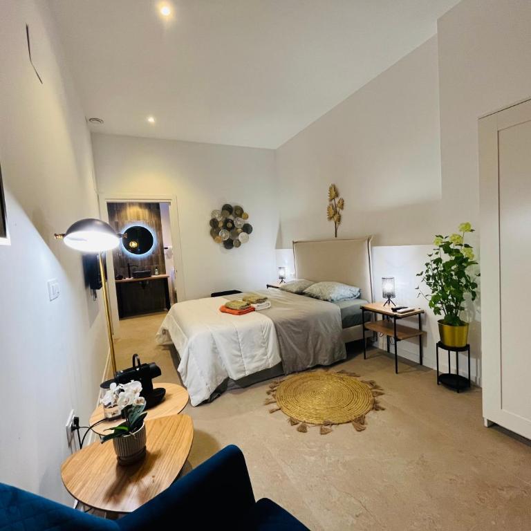 Hotel con entrada independiente a pocos pasos de la Ciudad de las Artes y las Ciencias y el Oceanogràfic A solo 1 minuto caminando del Jardín del Turia - One-Bedroom Apartment - 1