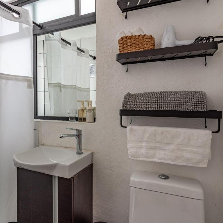 Amalli, Refugio Urbano - Studio with Balcony - 6