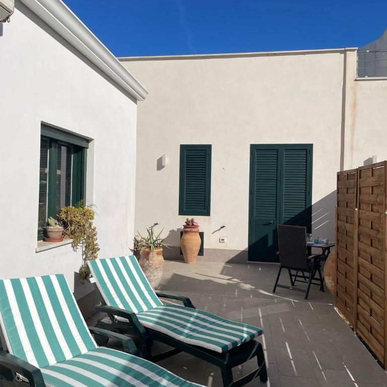 La Casa dei palmizi - Camera Matrimoniale con Terrazza - 18