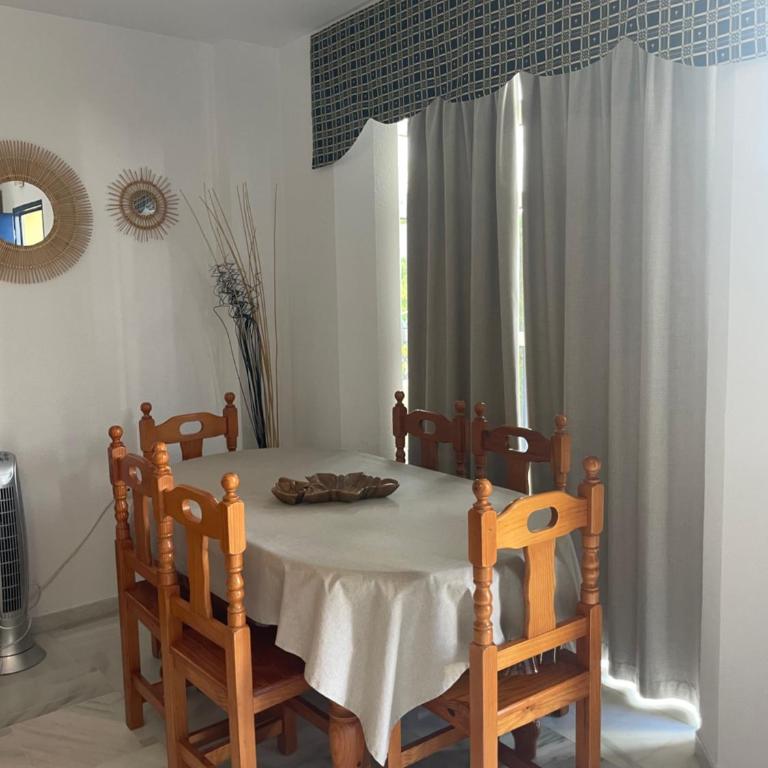 Casa en el centro de Conil para familias - Casa de 3 dormitorios - 6