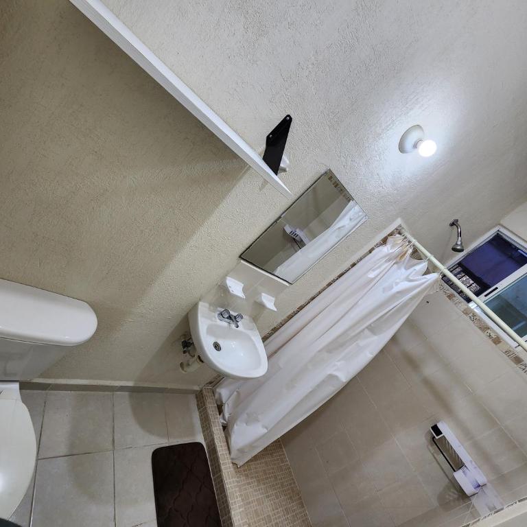 Residencia Mejia - Two-Bedroom House - 11