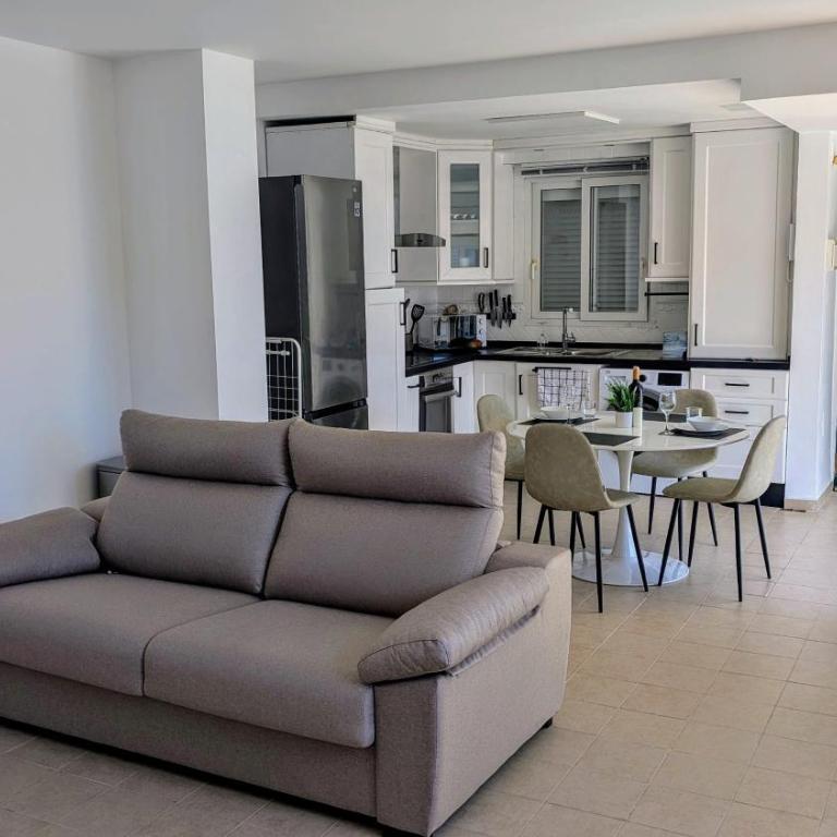 Sea View Penthouse in Benalmádena - One-Bedroom Apartment - 20