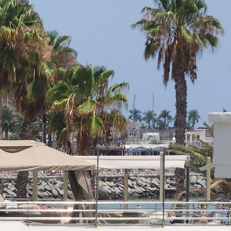 Apartment with Sea View Close to the beach - Apartamento - 41