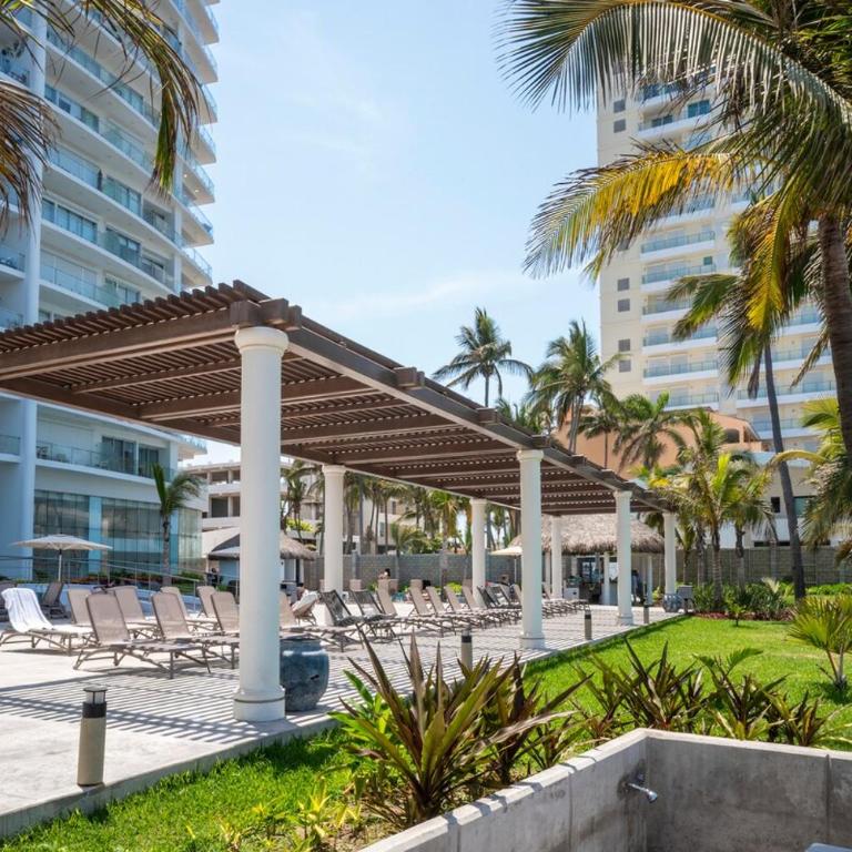 New and luxurious apartment in Mazatlan best zone - Two-Bedroom Apartment - Oceanfront - 23