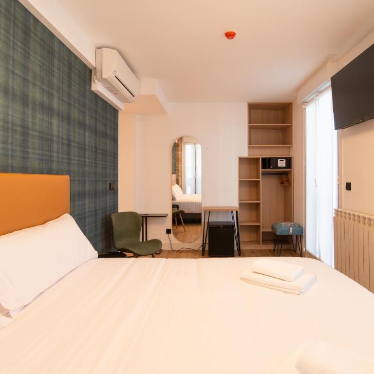 Boulevard Roomss - Habitación Triple con balcón - 2