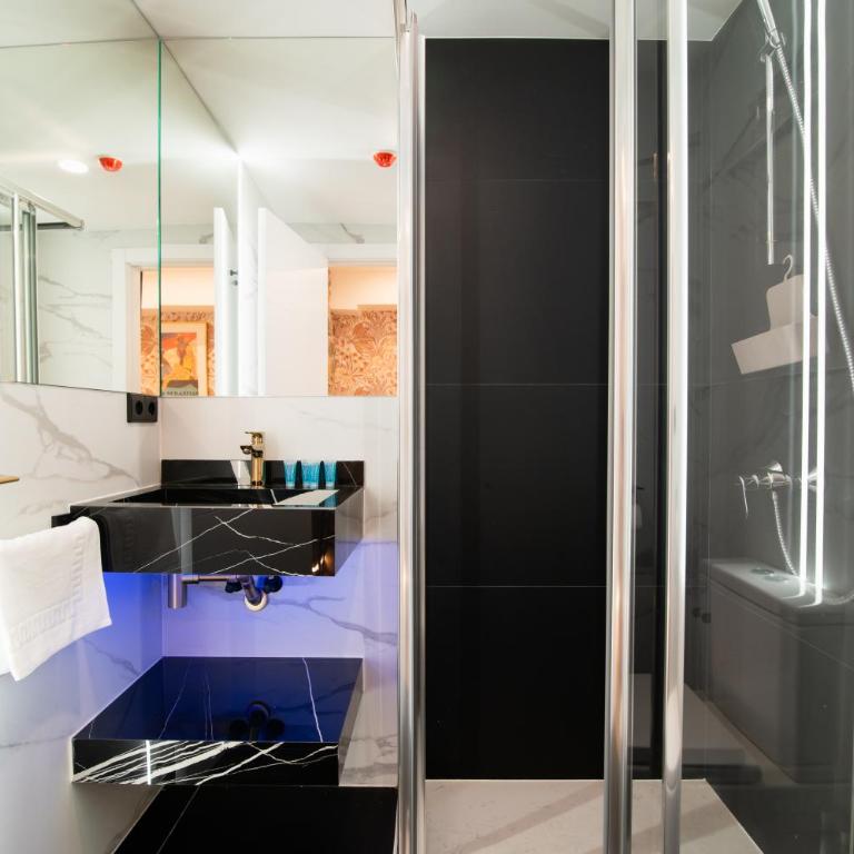 Boulevard Roomss - Habitación Doble con balcón - 6