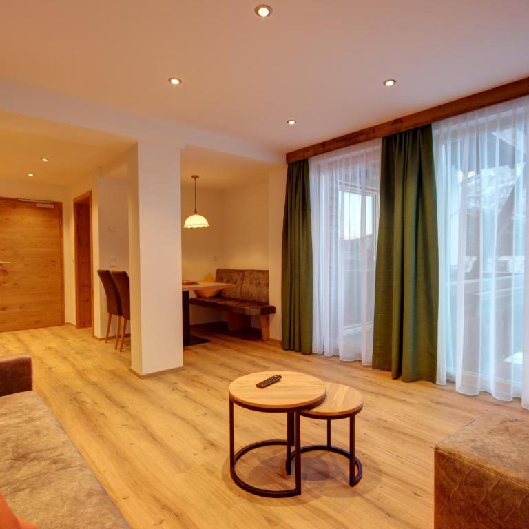 Gasthof-Appartements Vroni - Chiemgau Karte - Apartment mit 1 Schlafzimmer und Balkon - 10