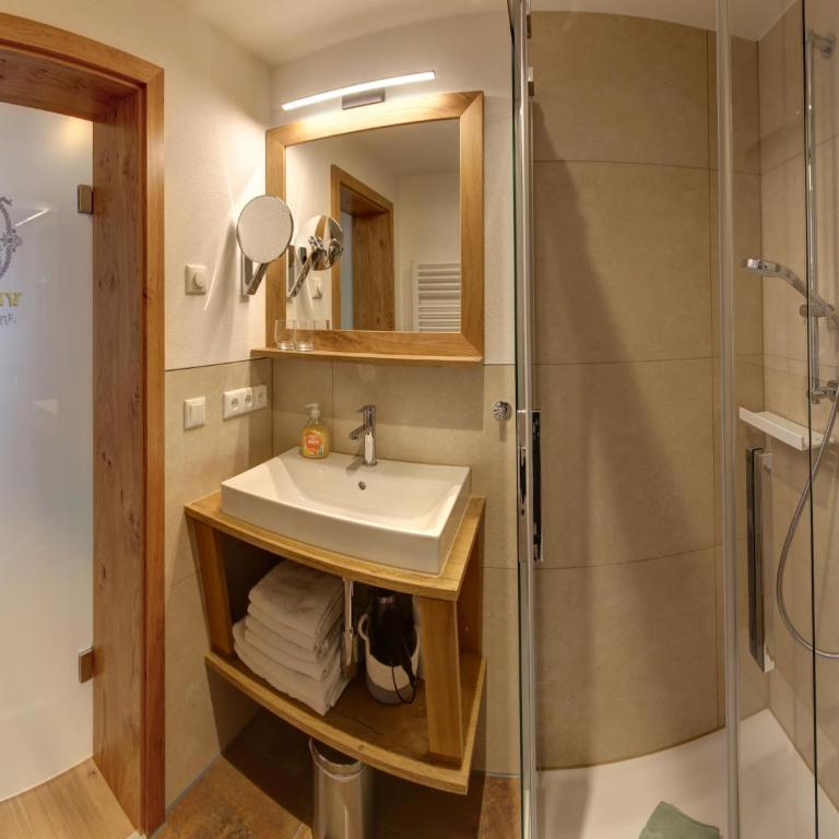 Gasthof-Appartements Vroni - Chiemgau Karte - Apartment - 7