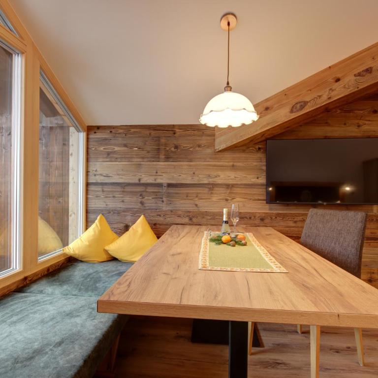 Gasthof-Appartements Vroni - Chiemgau Karte - Apartment mit Blick auf die Berge - 1