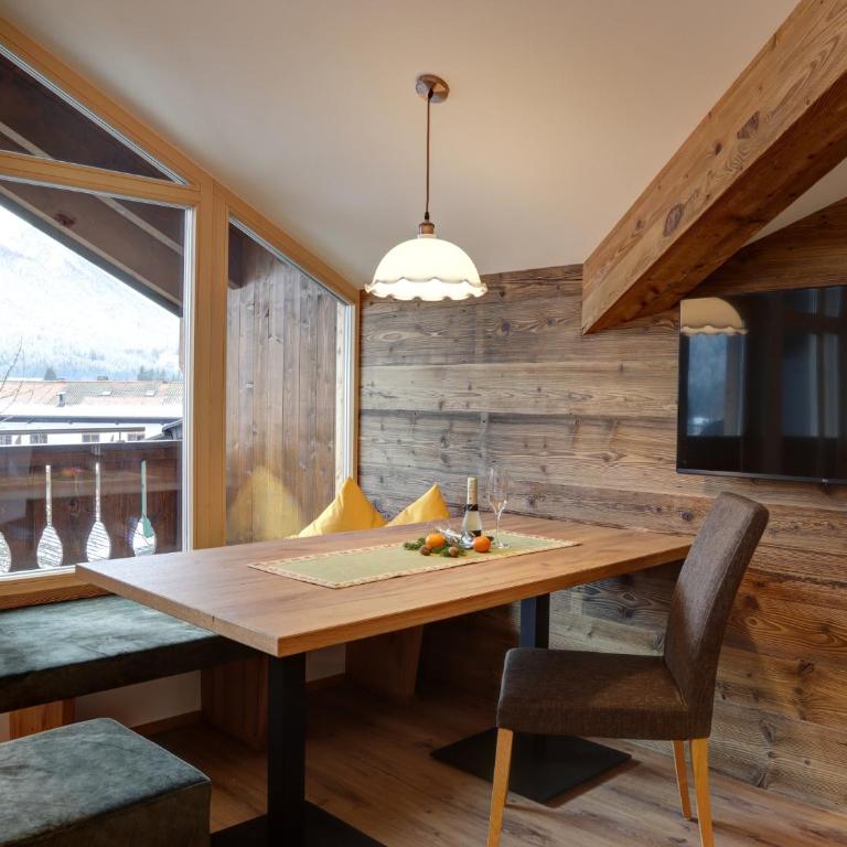 Gasthof-Appartements Vroni - Chiemgau Karte - Apartment mit Blick auf die Berge - 2