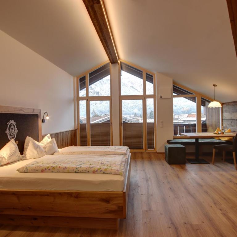 Gasthof-Appartements Vroni - Chiemgau Karte - Apartment mit Blick auf die Berge - 9