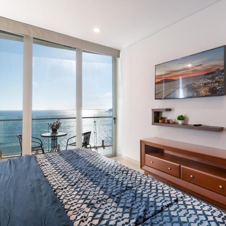 9th floor on Camino Al Mar Direct access to the beach - Two-Bedroom Apartment - 7