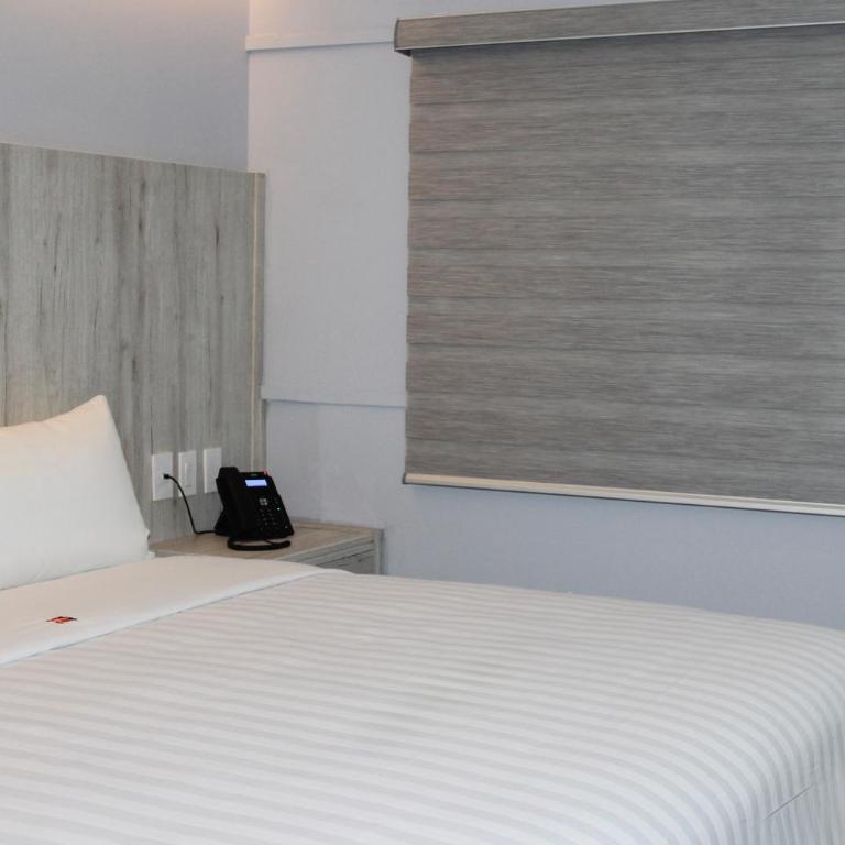 Hangar Inn TJ - Aeropuerto - Deluxe King Suite - 6