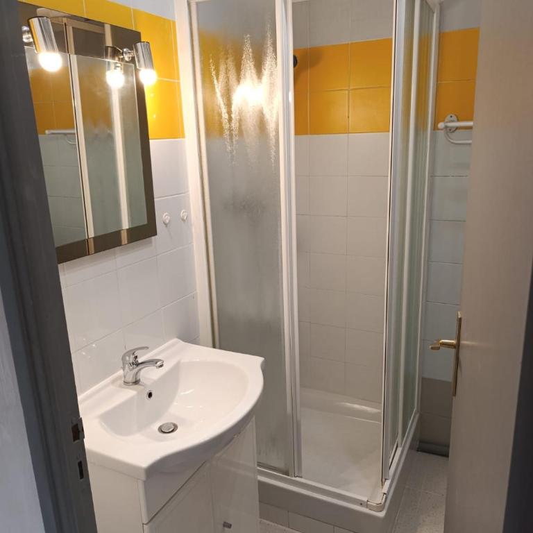 Studio Cosy rue Thiers avec Terrasse - Apartamento de 1 dormitorio - 9