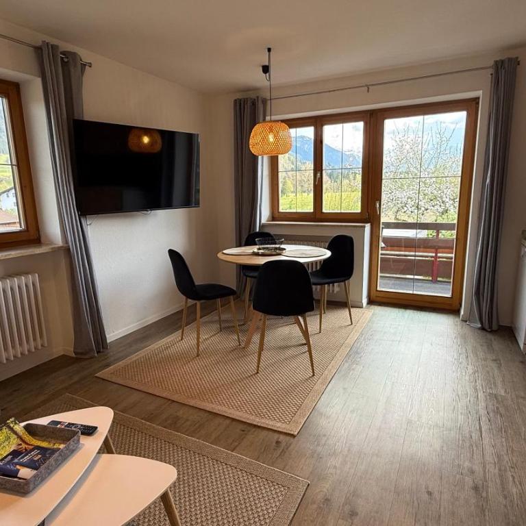Haus Anna - Apartment mit 1 Schlafzimmer, Balkon und Bergblick - 8