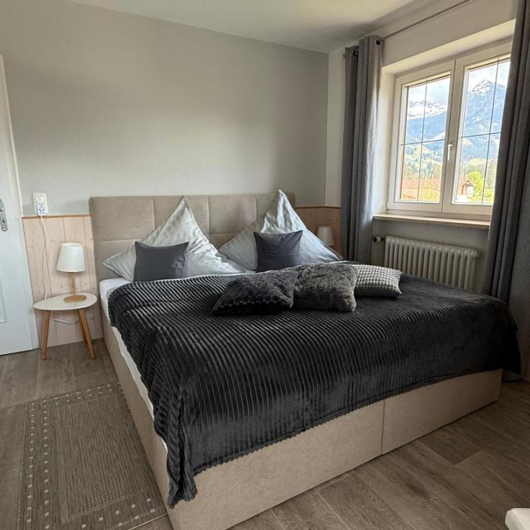 Haus Anna - Apartment mit 1 Schlafzimmer, Balkon und Bergblick - 2