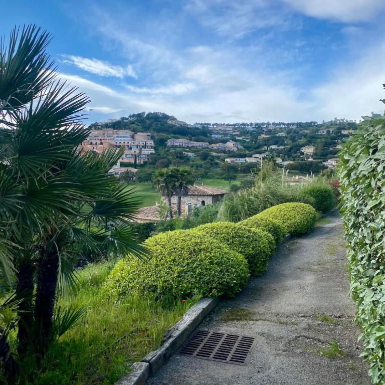 Villa nichée sur golf & piscine - Maison 2 Chambres - 2