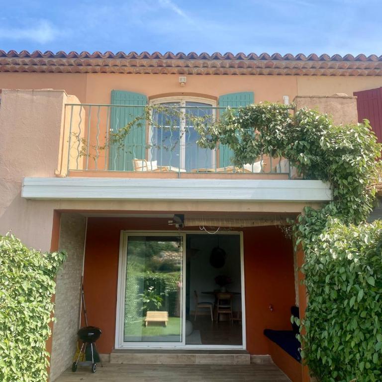 Villa nichée sur golf & piscine - Maison 2 Chambres - 21