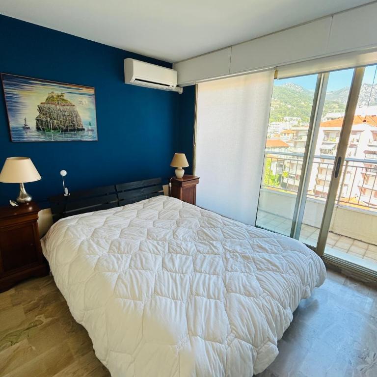 Appartement Menton front de mer au dernier étage de 95M2 avec Terrasse de 70M2 - Appartement 2 Chambres - 8