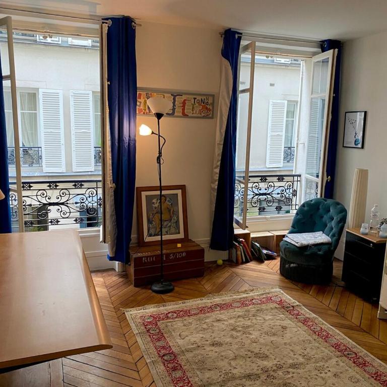 Luxury City Center Loft near champs elysees - Two-Bedroom Apartment - 3